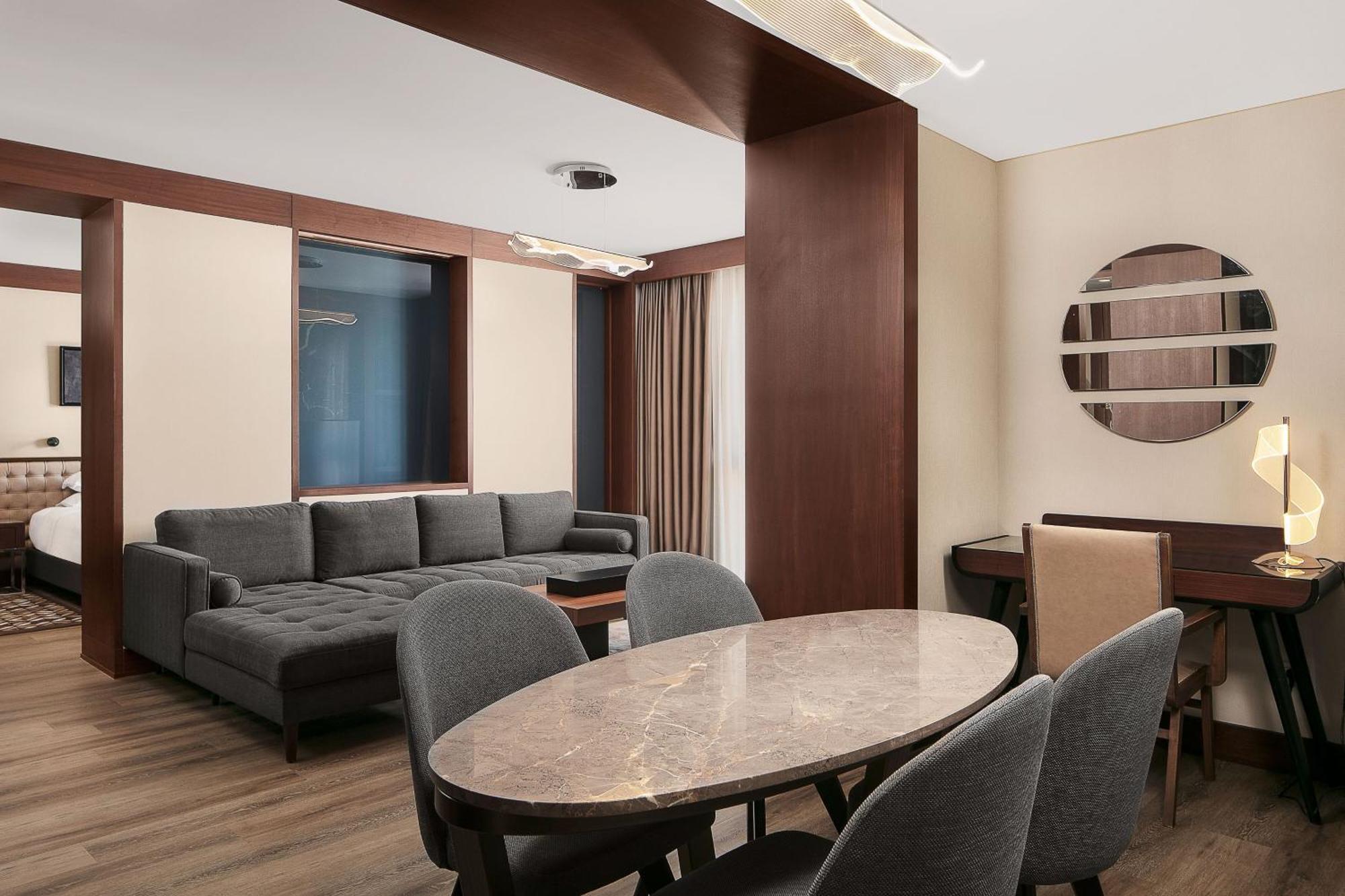 Sheraton Istanbul City Center Exterior foto