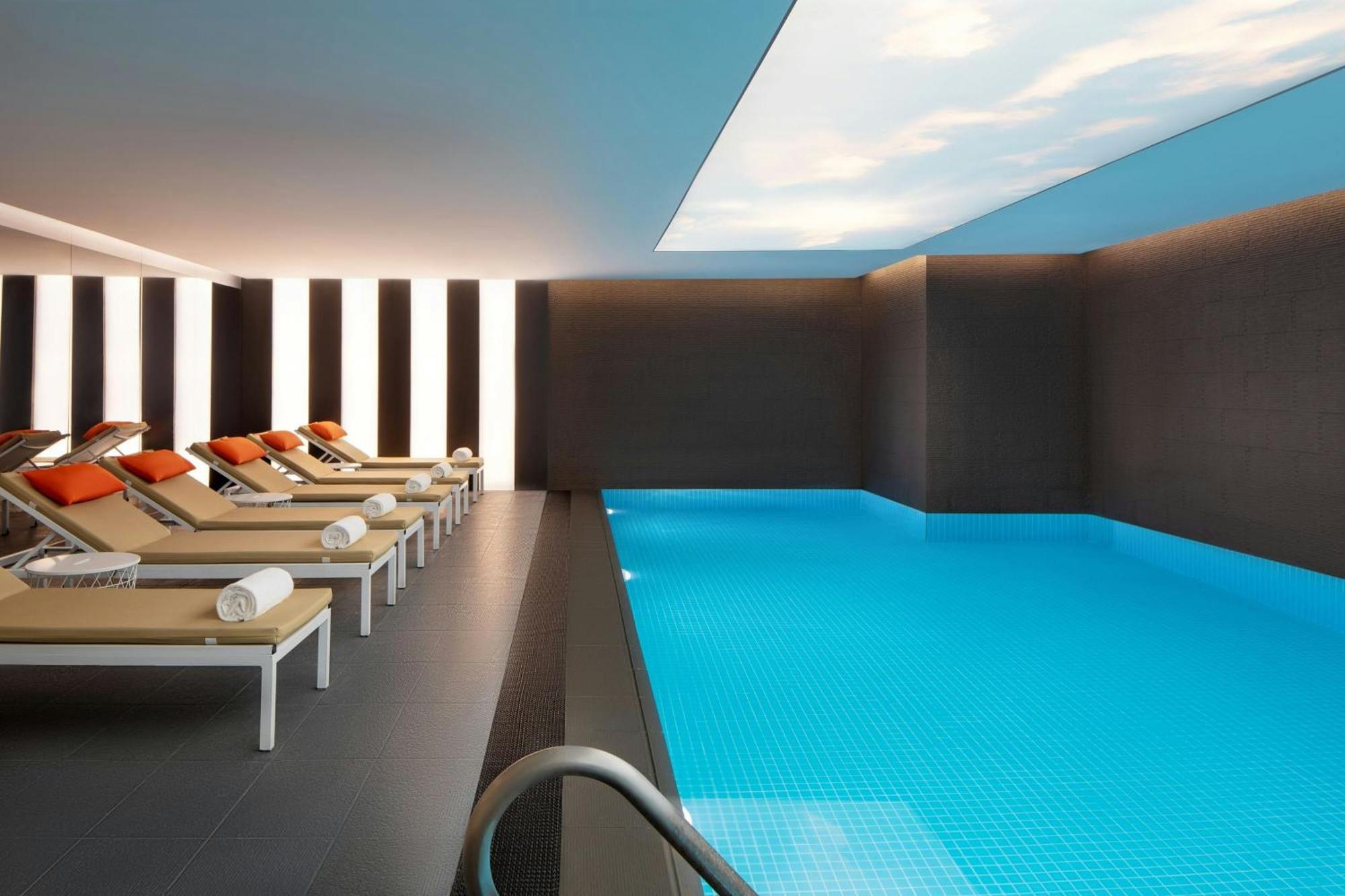 Sheraton Istanbul City Center Exterior foto
